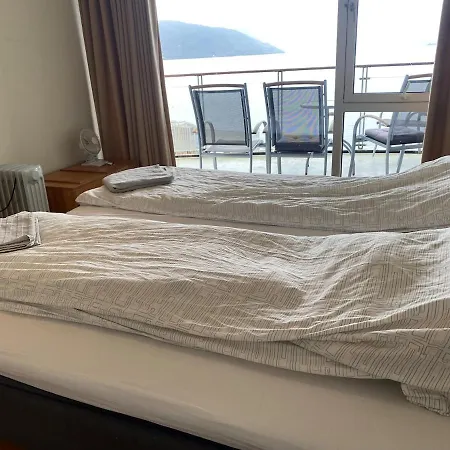 Coolcation - Appartment, 2 Bedrooms, 2 Bath, Stunning Sea View, Free Parking Leilighet