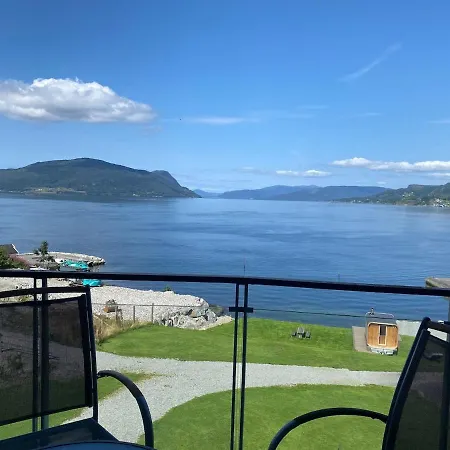 Coolcation - Appartment, 2 Bedrooms, 2 Bath, Stunning Sea View, Free Parking Διαμέρισμα Hjelmeland