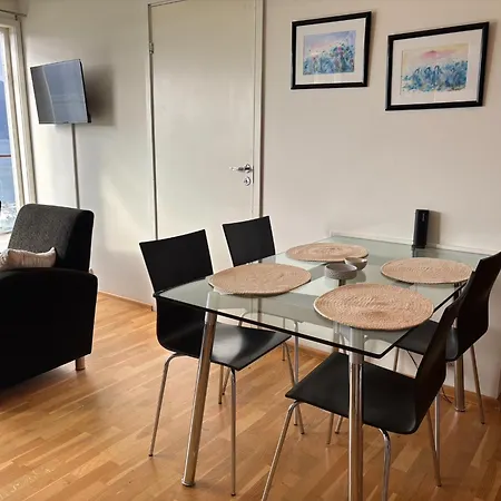 Coolcation - Appartment, 2 Bedrooms, 2 Bath, Stunning Sea View, Free Parking Leilighet